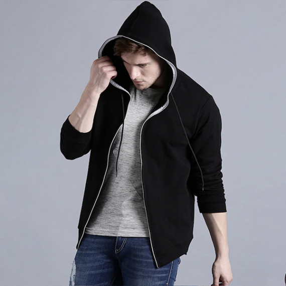 https://www.zestystyles.in/products/men-black-solid-hooded-sweatshirt