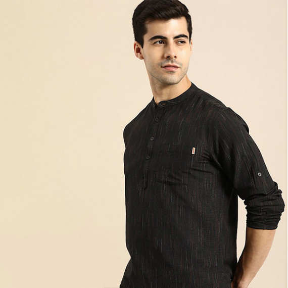 https://www.zestystyles.in/products/men-black-woven-design-kurta