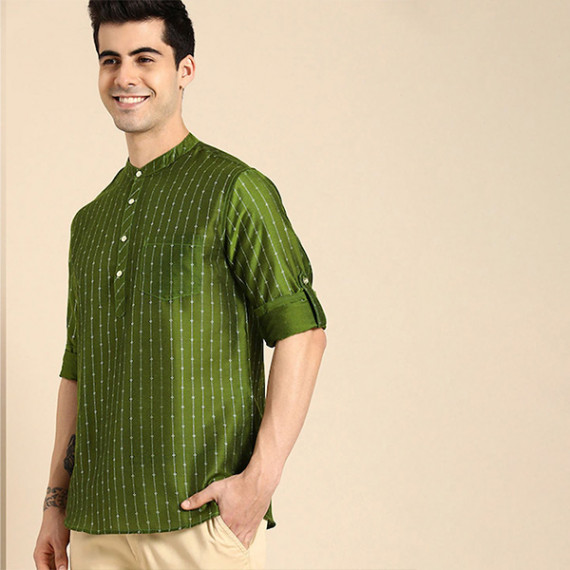 https://www.zestystyles.in/products/men-olive-green-gold-toned-ethnic-woven-design-kurta