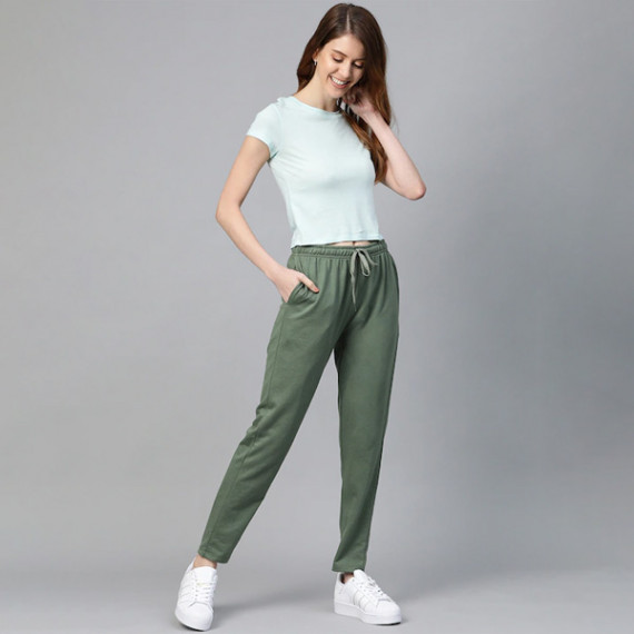 https://www.zestystyles.in/products/women-black-solid-side-stripes-cropped-track-pants