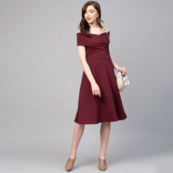 https://www.zestystyles.in/vi/products/off-shoulder-pleated-fit-flare-dress