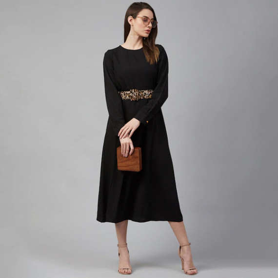 https://www.zestystyles.in/vi/products/black-pleated-maxi-dress