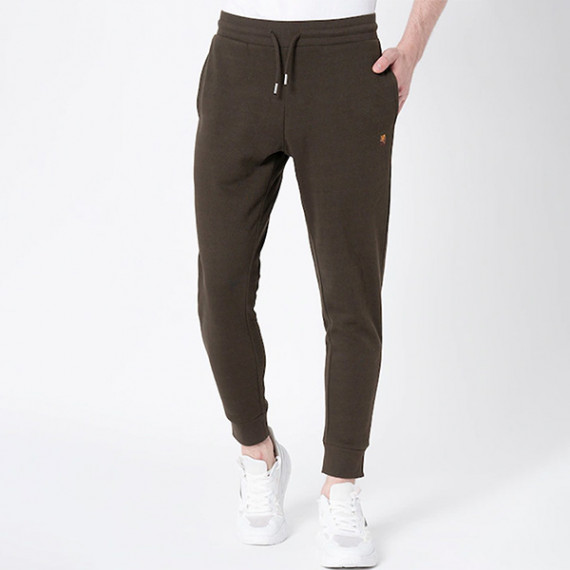 https://www.zestystyles.in/products/men-olive-solid-joggers