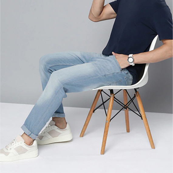 https://www.zestystyles.in/products/men-blue-slim-tapered-fit-light-fade-stretchable-jeans