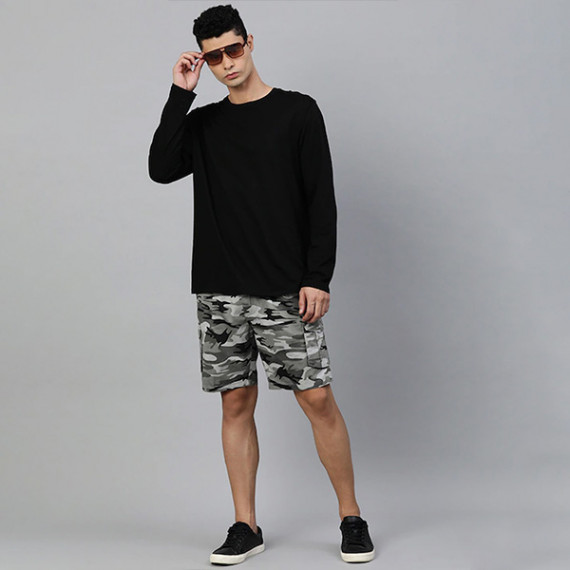 https://www.zestystyles.in/products/men-charcoal-grey-camouflage-printed-pure-cotton-cargo-shorts