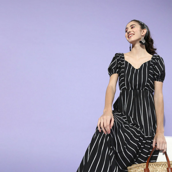https://www.zestystyles.in/vi/products/black-white-striped-crepe-maxi-dress